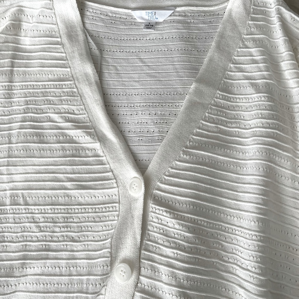 White top - Picture 3 of 3